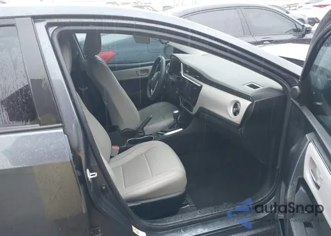 2017 Toyota Corolla Le z USA, uszkodzony, nr VIN 5YFBURHE5HP664247